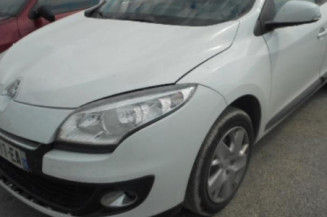 Charniere de porte avant droit RENAULT MEGANE 3