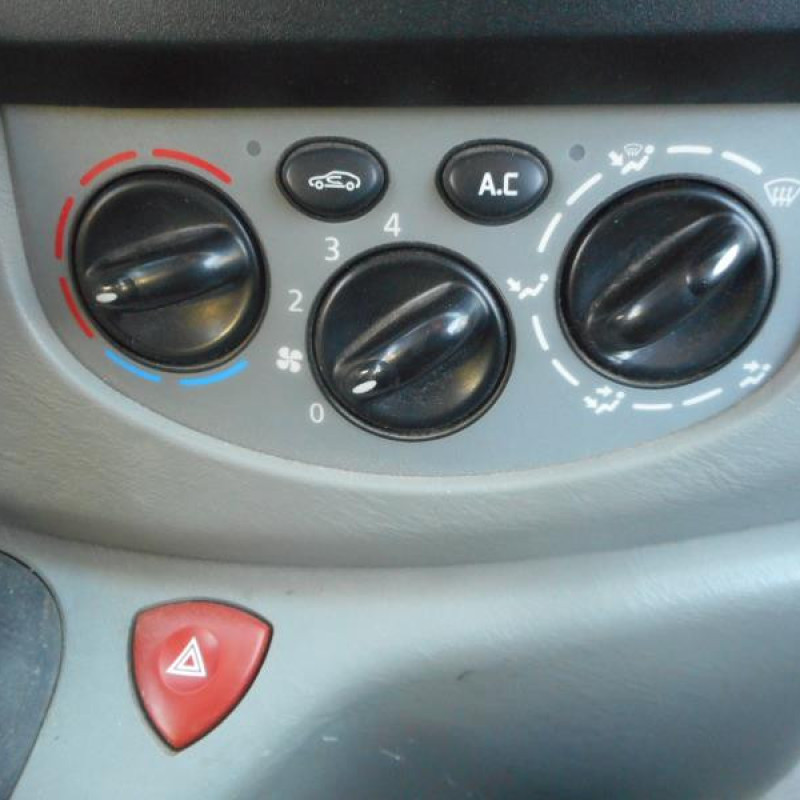 Charniere de porte avant droit RENAULT TRAFIC 2 Photo n°7