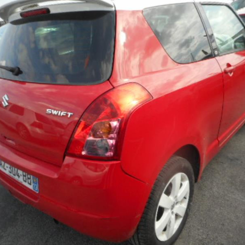 Charniere de porte avant droit SUZUKI SWIFT 3 Photo n°3