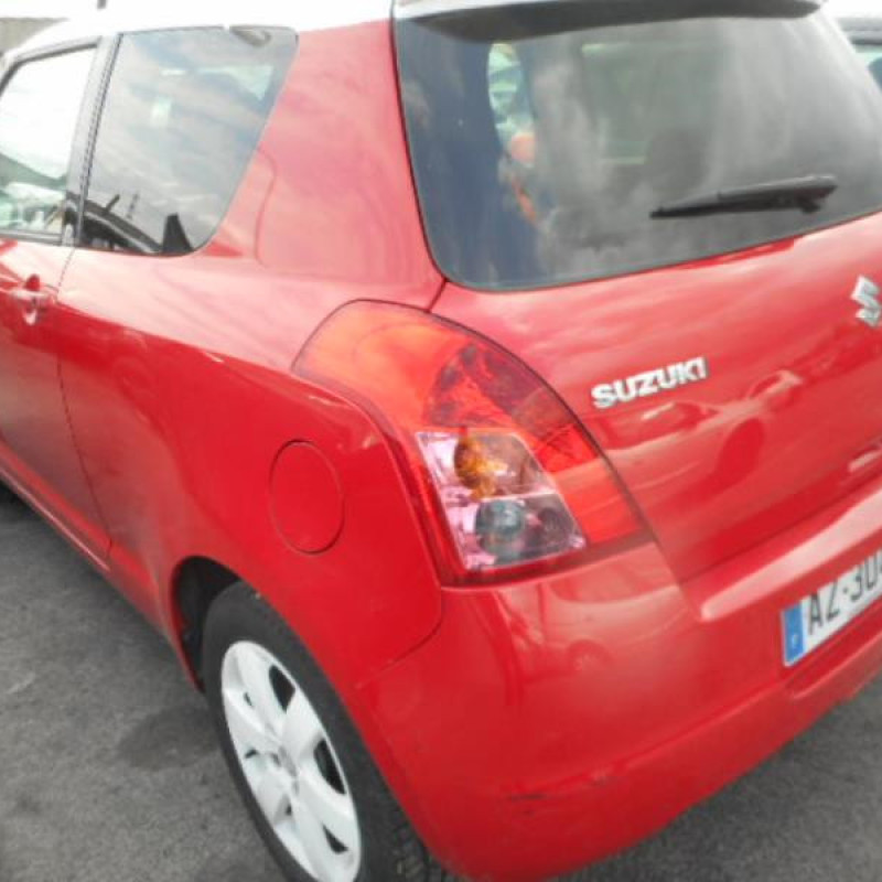 Charniere de porte avant droit SUZUKI SWIFT 3 Photo n°4