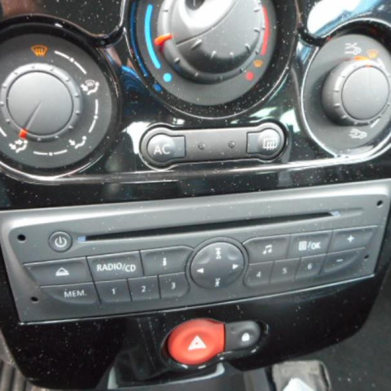 Ecran GPS RENAULT CLIO 3 Photo n°10