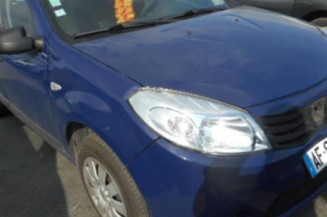 Charniere de porte avant droit DACIA SANDERO 1