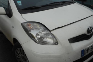 Poignee porte avant gauche TOYOTA YARIS 2