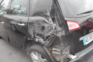 Charniere de porte arriere gauche RENAULT SCENIC 3