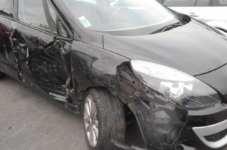 Vitre arriere droit RENAULT SCENIC 3