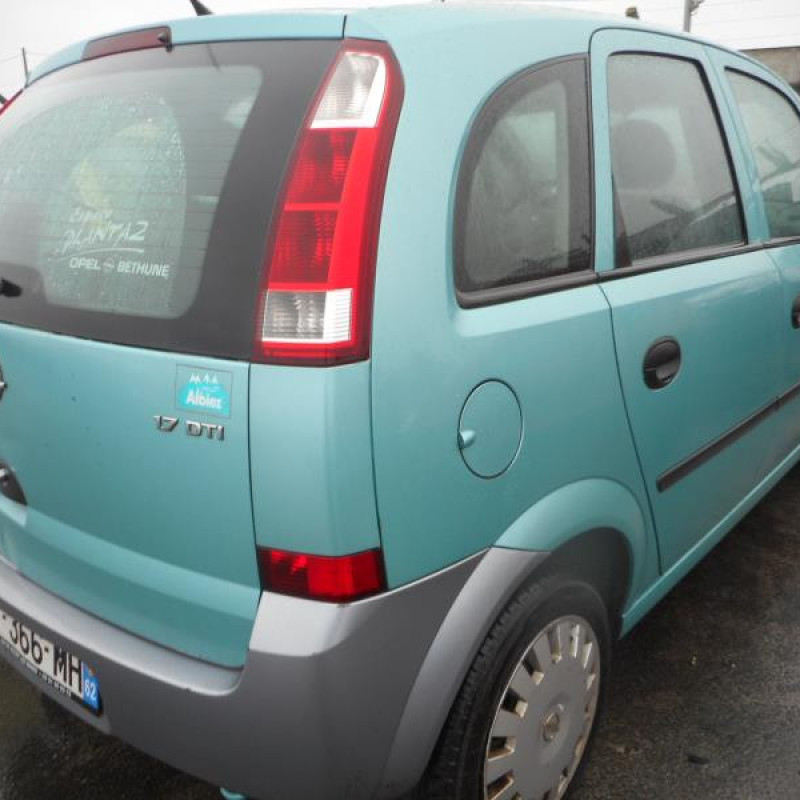 Anti brouillard arriere gauche OPEL MERIVA A Photo n°6