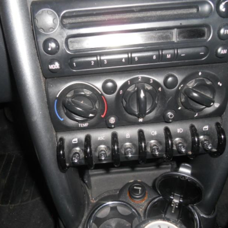 Poignee interieur avant droit MINI MINI 1 R50/R53 Photo n°9