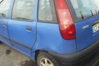 Pare choc arriere FIAT PUNTO 1