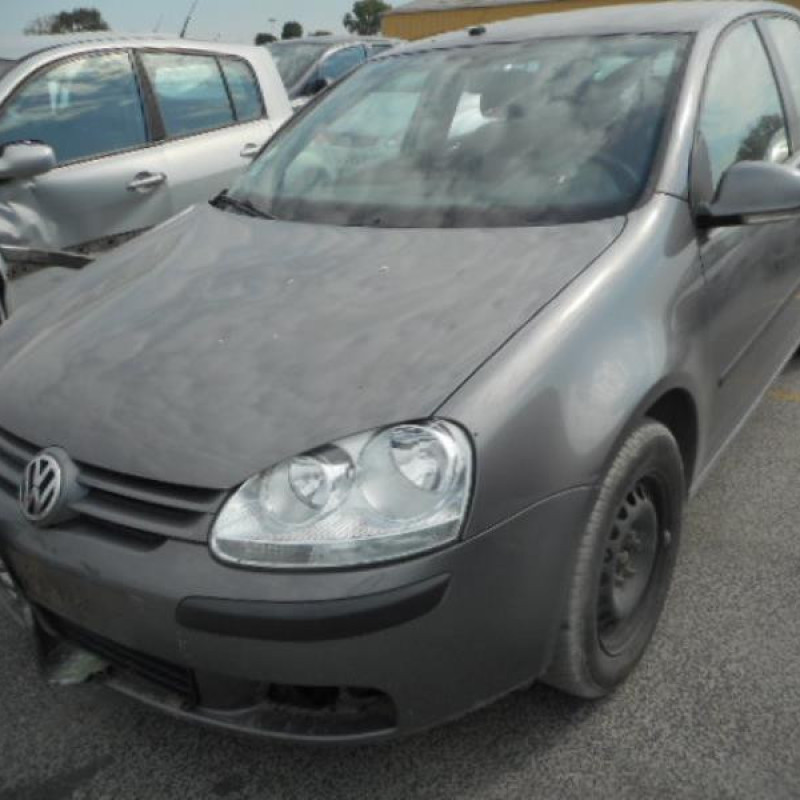 Pare choc arriere VOLKSWAGEN GOLF 5 Photo n°6