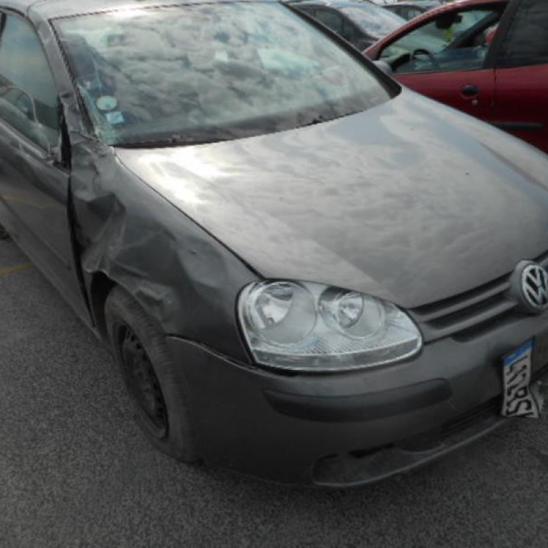 Pare choc arriere VOLKSWAGEN GOLF 5 Photo n°7