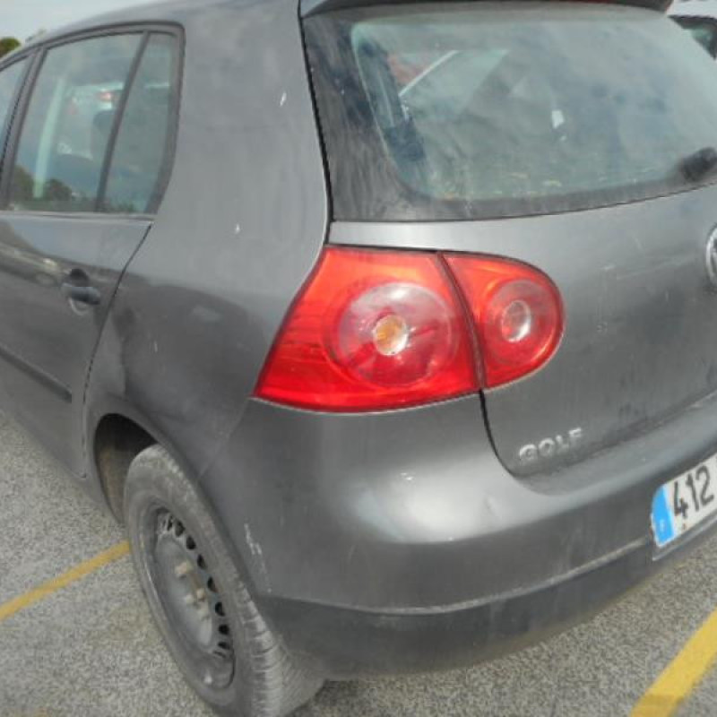 Pare choc arriere VOLKSWAGEN GOLF 5 Photo n°9