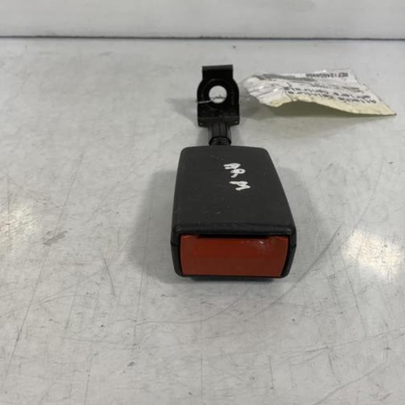 Attache ceinture arriere centrale OPEL ASTRA H Photo n°2