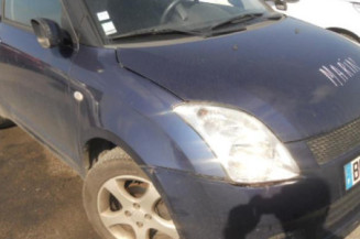 Vitre avant droit SUZUKI SWIFT 3