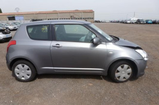 Poignee porte avant gauche SUZUKI SWIFT 3