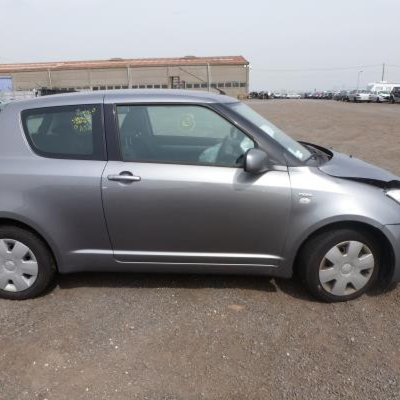 Poignee porte avant gauche SUZUKI SWIFT 3 Photo n°5