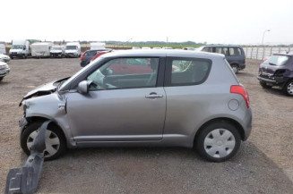 Poignee porte avant gauche SUZUKI SWIFT 3