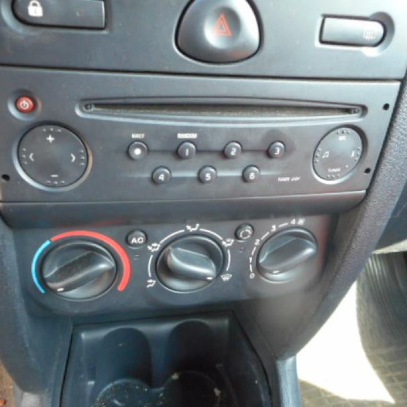 Poignee interieur avant droit RENAULT CLIO 2 Photo n°10