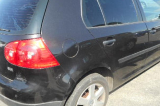 Pare choc arriere VOLKSWAGEN GOLF 5