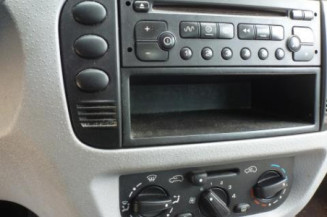 Poignee interieur avant droit CITROEN C3 1