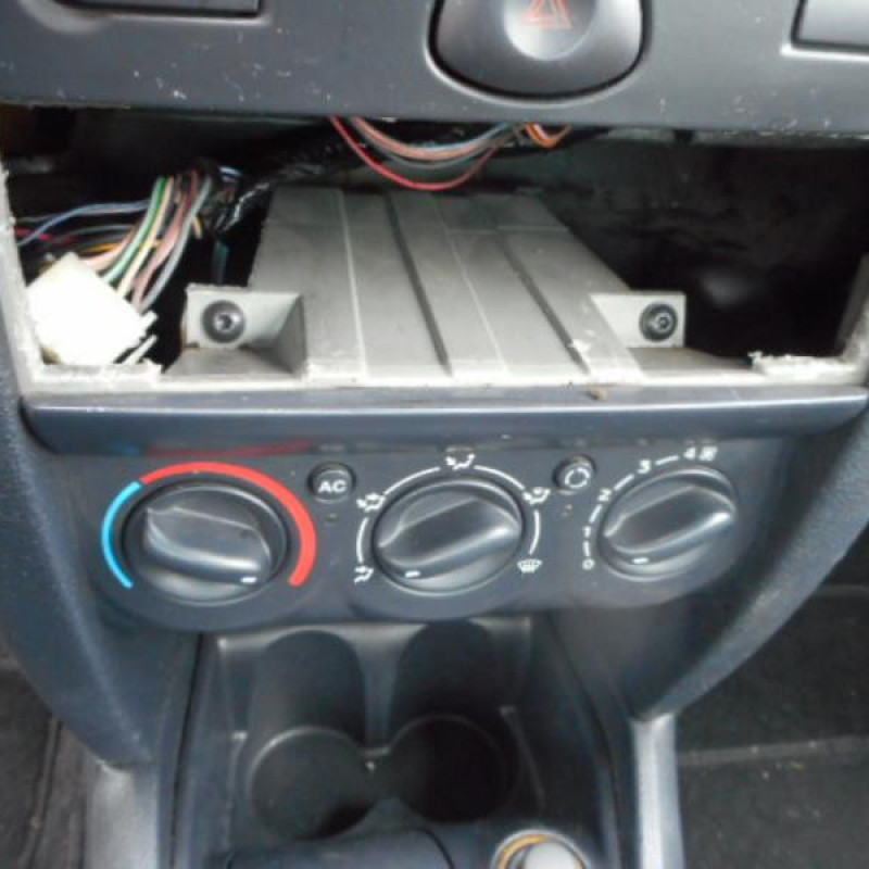 Poignee interieur avant gauche RENAULT CLIO 2 Photo n°9