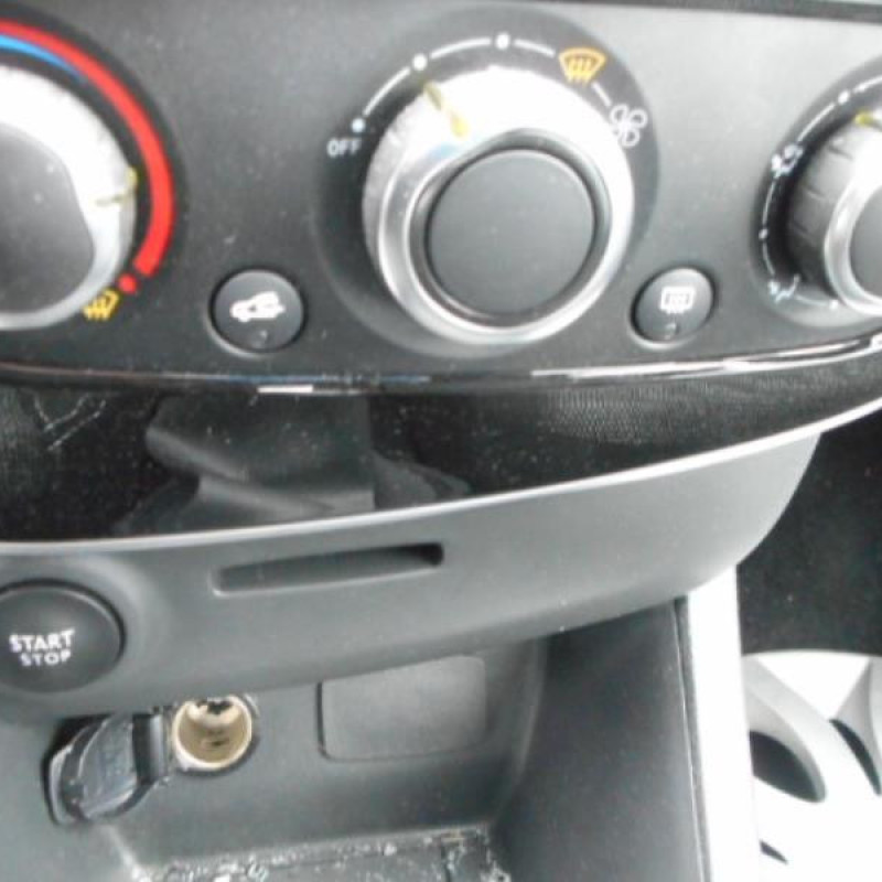 Poignee interieur arriere droit RENAULT CLIO 4 Photo n°11