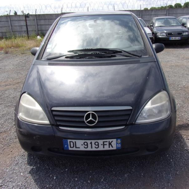 Pare choc arriere MERCEDES CLASSE A 168 Photo n°2