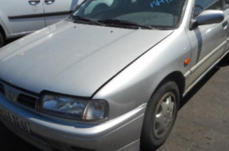 Optique avant secondaire gauche (feux)(clignotant) NISSAN PRIMERA 1