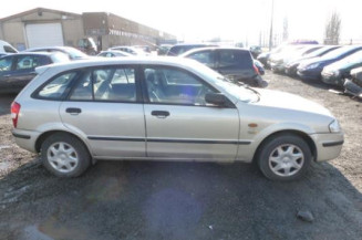 Optique avant secondaire gauche (feux)(clignotant) MAZDA 323 6