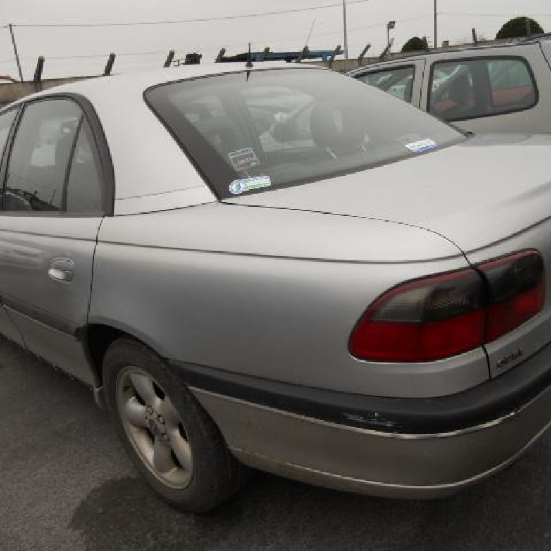 Pompe de direction OPEL OMEGA B Photo n°7