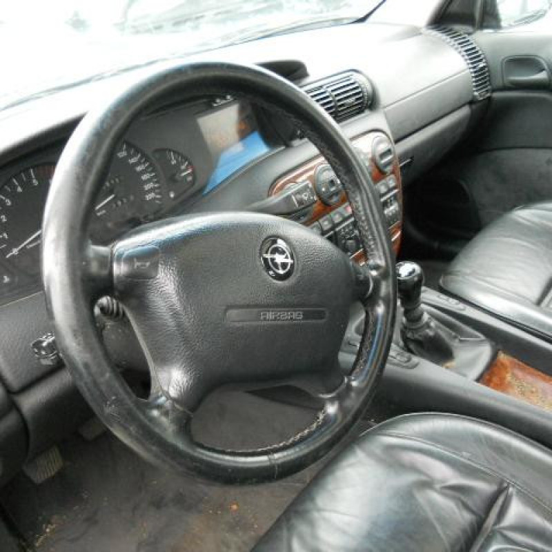 Pompe de direction OPEL OMEGA B Photo n°8