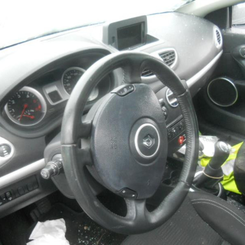 Ecran GPS RENAULT CLIO 3 Photo n°9