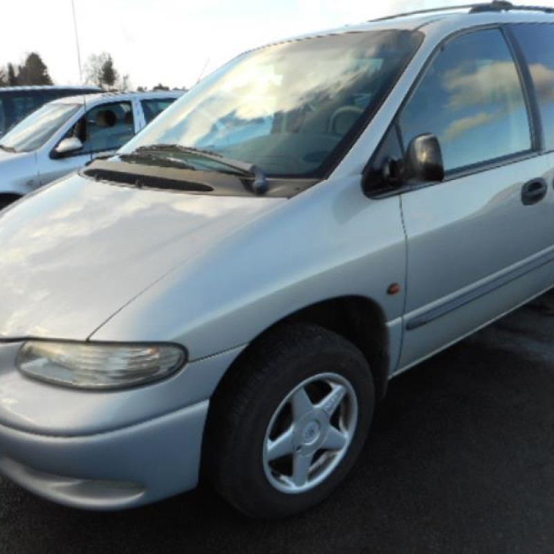 Pare choc arriere CHRYSLER VOYAGER 3 Photo n°2