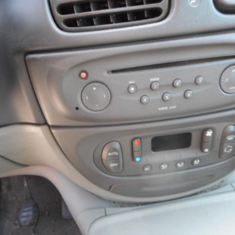 Bouton de coffre RENAULT SCENIC 1 Photo n°9