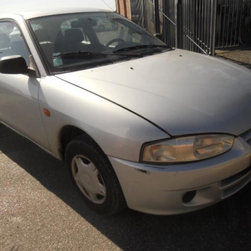 Alternateur MITSUBISHI COLT 5 Photo n°4