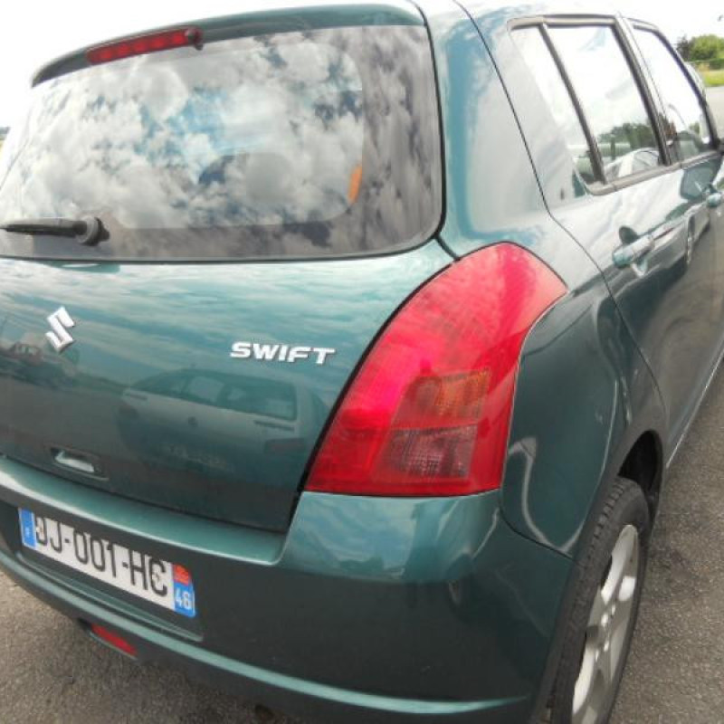 Custode arriere droit (porte) SUZUKI SWIFT 3 Photo n°3