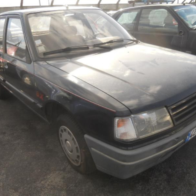 Pare choc arriere PEUGEOT 309 Photo n°5