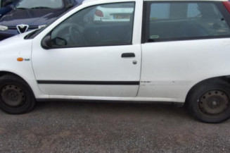 Custode arriere droit FIAT PUNTO 1