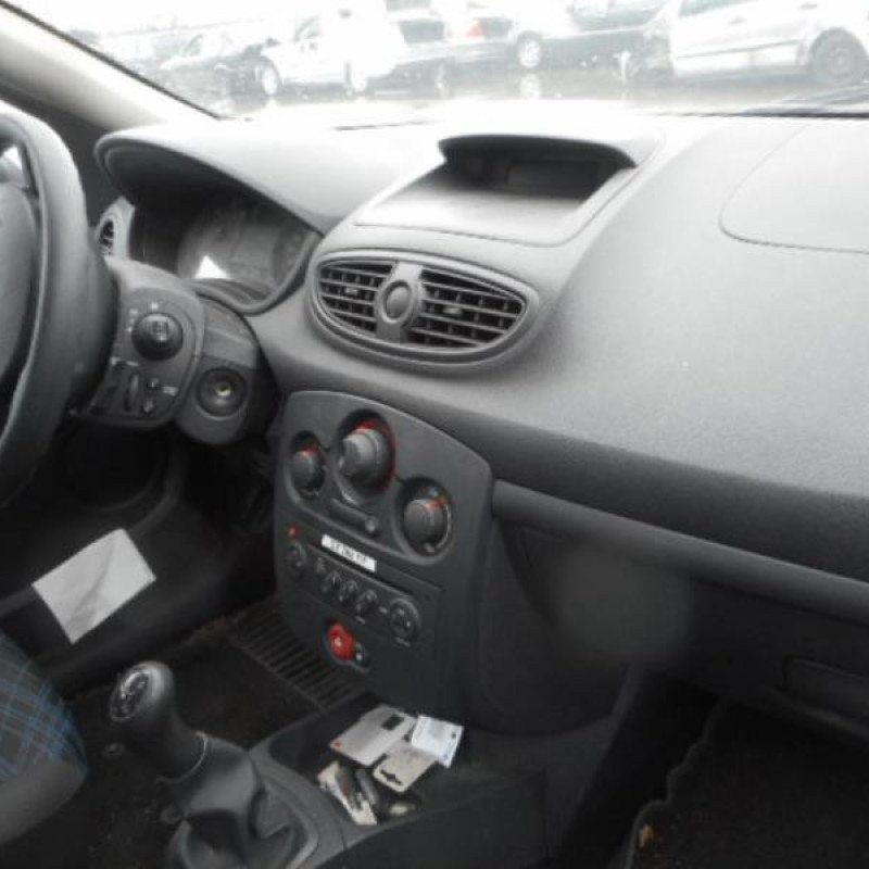 Debitmetre RENAULT CLIO 3 Photo n°8