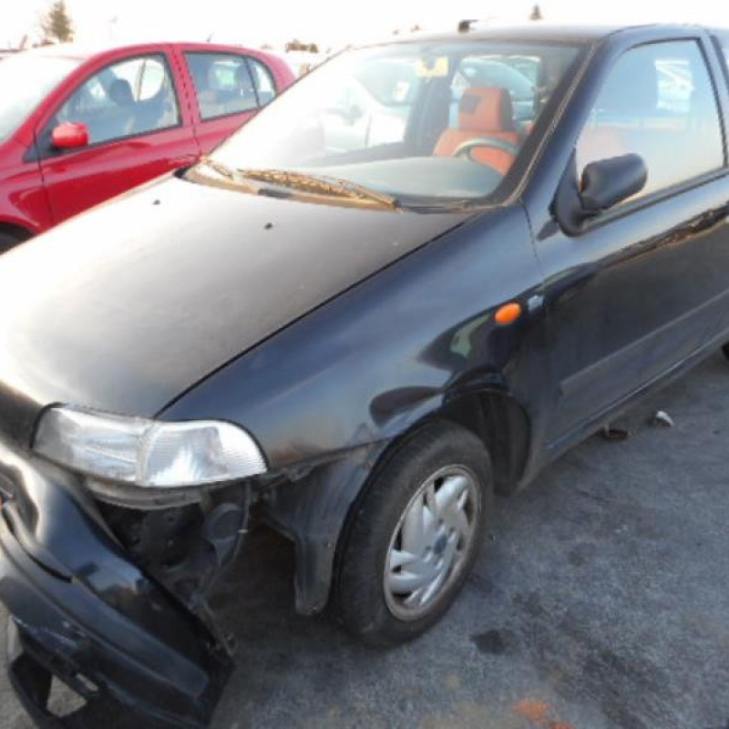 Custode arriere droit FIAT PUNTO 1 Photo n°1