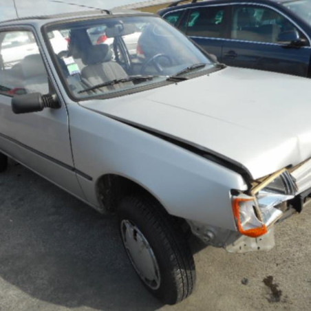 Custode arriere droit PEUGEOT 205