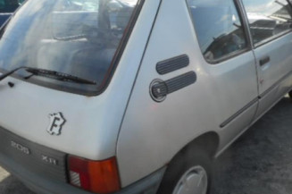 Custode arriere droit PEUGEOT 205