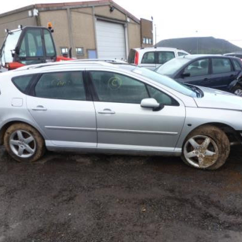 Anti brouillard arriere droit PEUGEOT 407 Photo n°7