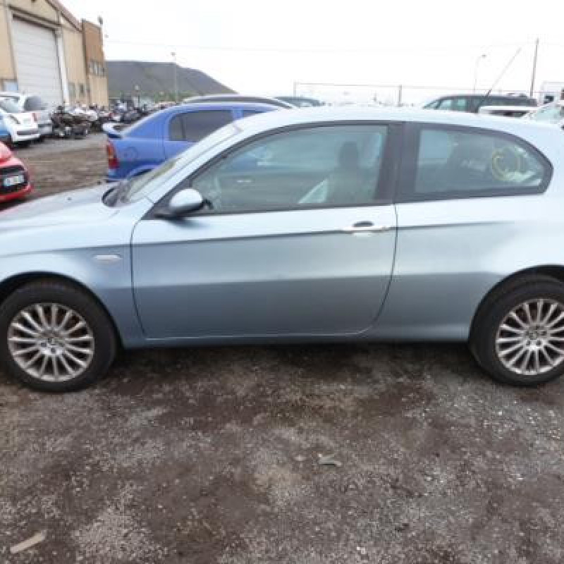 Custode arriere droit ALFA ROMEO 147 Photo n°4