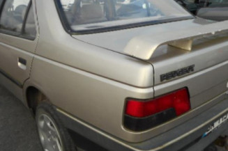 Vitre arriere droit PEUGEOT 405