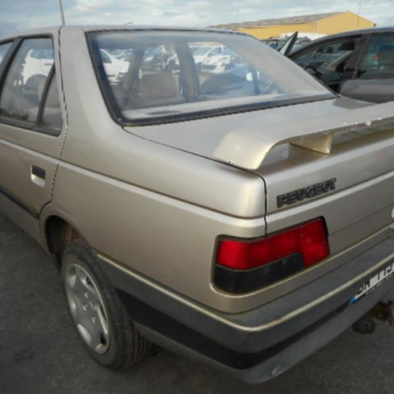 Vitre arriere droit PEUGEOT 405 Photo n°4