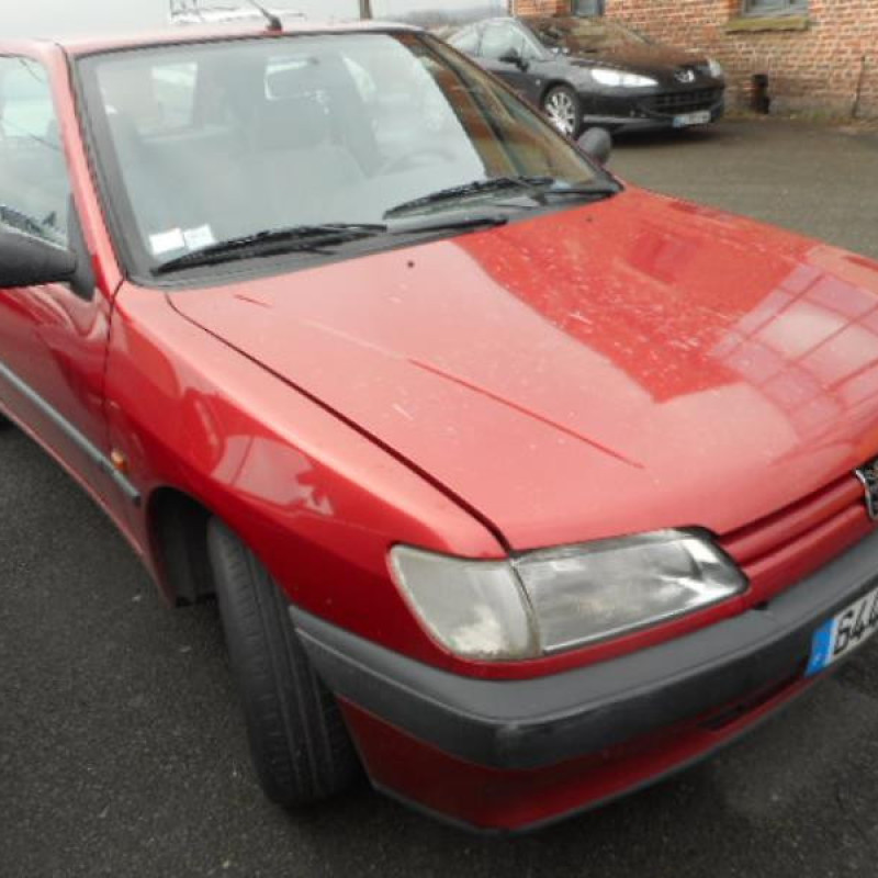 Attache ceinture arriere centrale PEUGEOT 306 Photo n°5