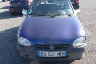 Vitre arriere droit OPEL CORSA B Photo n°1