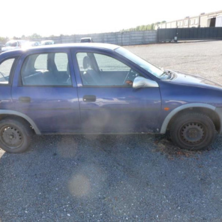 Vitre arriere droit OPEL CORSA B