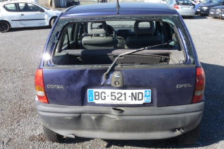 Vitre arriere droit OPEL CORSA B