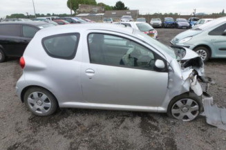 Custode arriere gauche TOYOTA AYGO 1